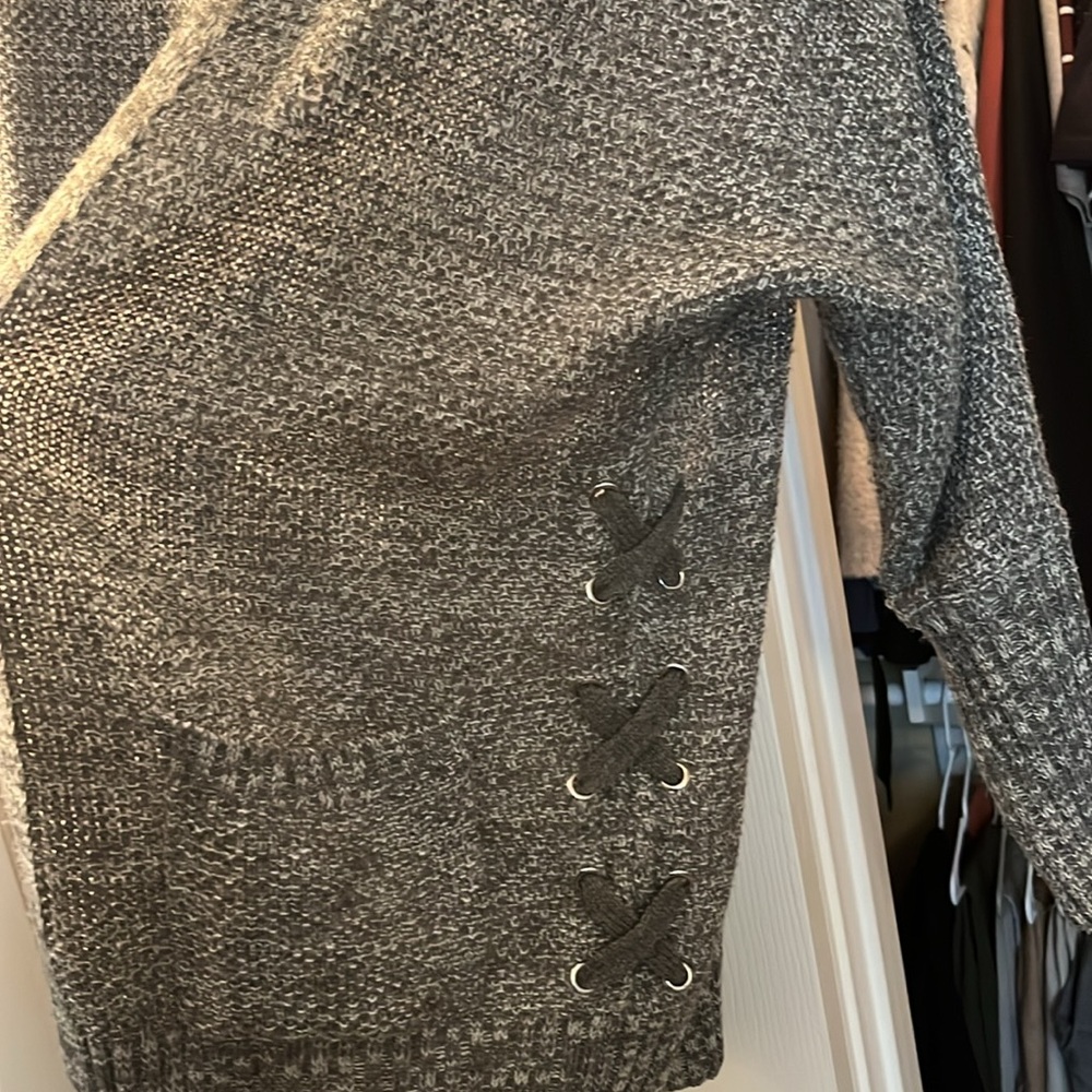 Oversized Sweater - Picture 2 of 3